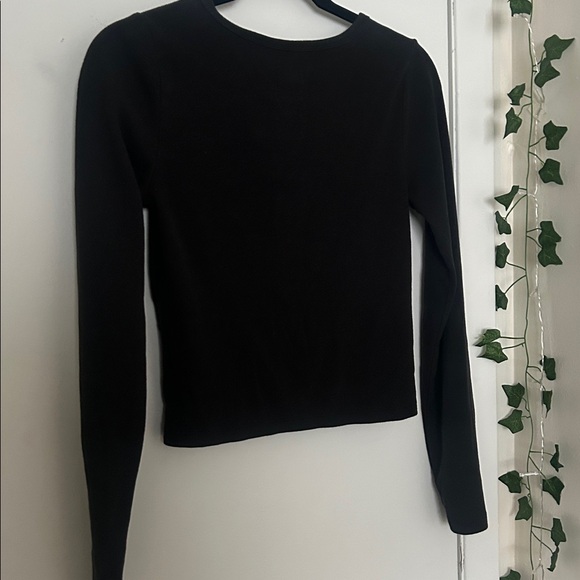 GAP Black Long Sleeve Tee - Picture 3 of 4